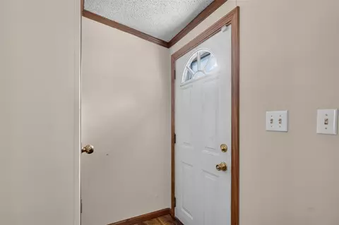 Entry Way - 6455 Jordan, Jackson, MI 49201 photo 1 of 3