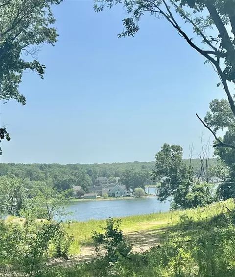 7689 Hidden Cv, Kalamazoo, MI 49009