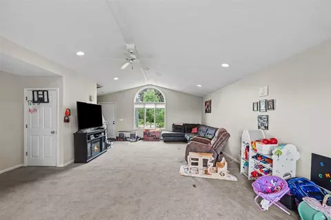678 Apache, Fremont, MI 49412 photo 6
