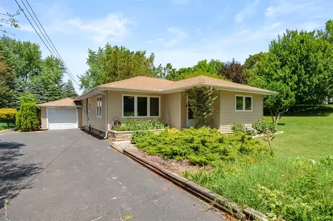 68334 Apple, Benton Harbor, MI 49022