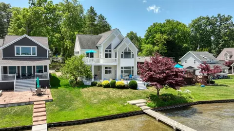 413 Oakwood, Clarklake, MI 49234