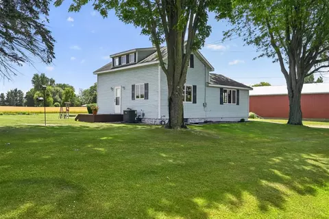 1253 S Waldron, Crystal, MI 48818