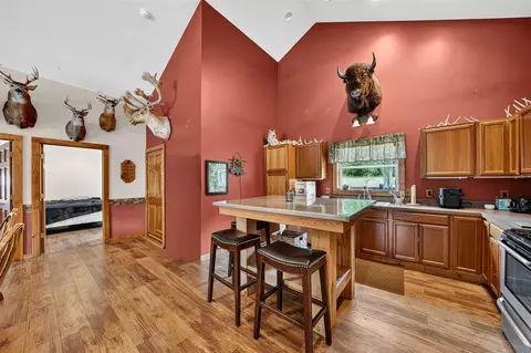 Entry Way - 64030 Chain Lk, Cassopolis, MI 49031 photo 2 of 2