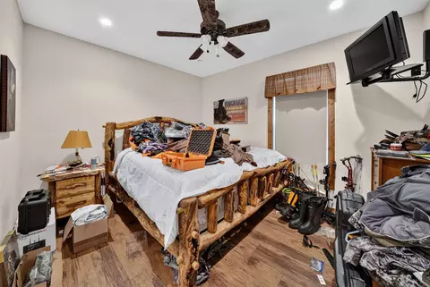 Bedroom - 64030 Chain Lk, Cassopolis, MI 49031 photo 1 of 4