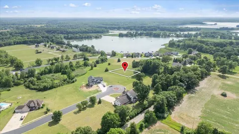 12 Coronado, Jackson, MI 49201 photo 2