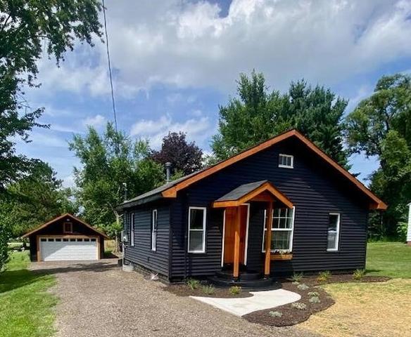 121 E Olds, Hartford, MI 49057