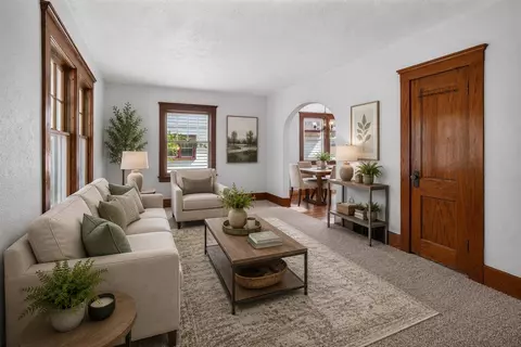 Living - 311 Gilbert, Jackson, MI 49201 photo 4 of 13