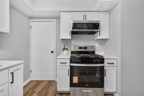 Kitchen - 311 Gilbert, Jackson, MI 49201 photo 2 of 3