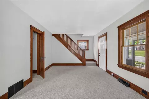 Living - 311 Gilbert, Jackson, MI 49201 photo 5 of 13