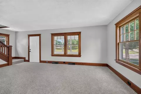 Living - 311 Gilbert, Jackson, MI 49201 photo 1 of 13