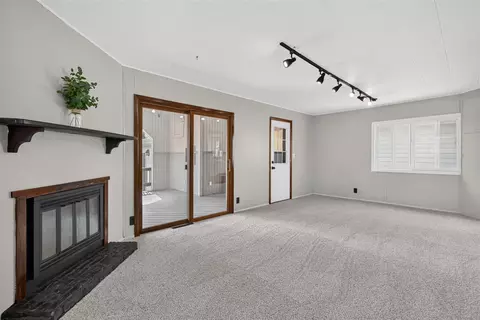 Living - 311 Gilbert, Jackson, MI 49201 photo 12 of 13