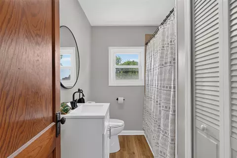 Bath - 311 Gilbert, Jackson, MI 49201 photo 2 of 3