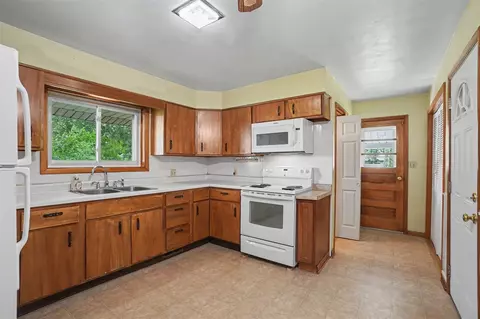 Kitchen - 355 E Maple, Climax, MI 49034 photo 1 of 2
