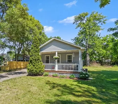 722 S Grant, Three Rivers, MI 49093 photo 2