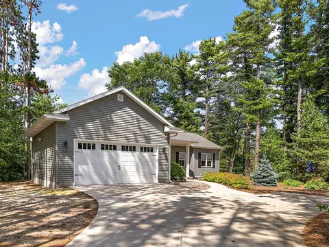 2360 E Mount Garfield, Muskegon, MI 49444