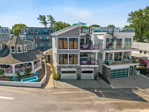 78 Esplanade, South Haven, MI 49090
