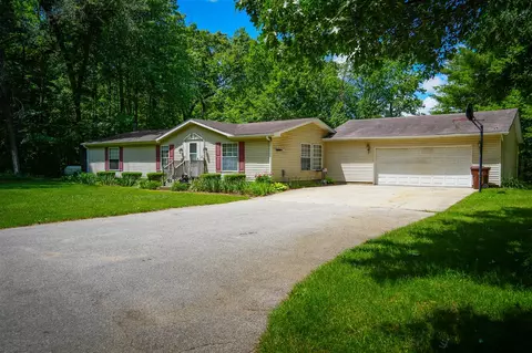 9339 Maple Hl, Howard City, MI 49329