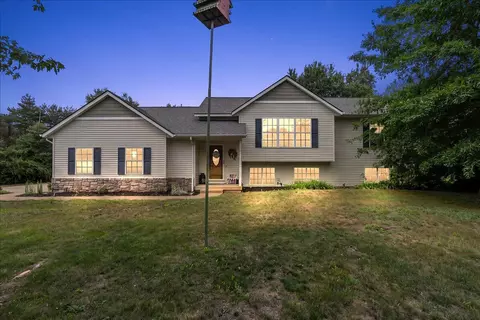 6473 Pine Pt, Coopersville, MI 49404