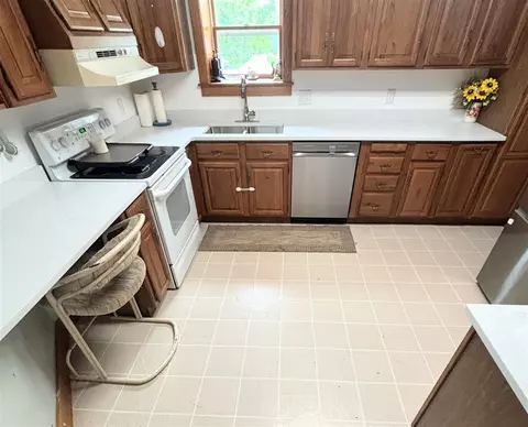 Kitchen - 2311 E Glendora, Buchanan, MI 49107 photo 2 of 3