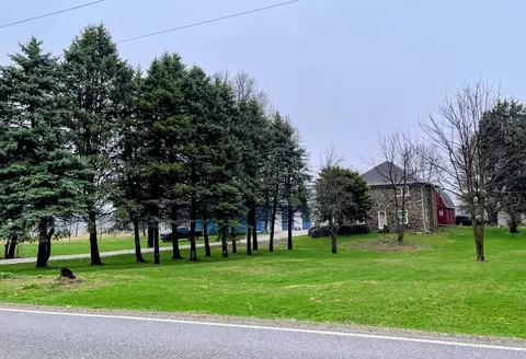 2311 E Glendora, Buchanan, MI 49107 photo 2