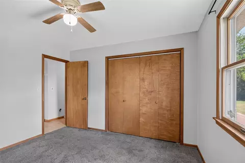 Bedroom - 4001 Hoyer, Jackson, MI 49201 photo 10 of 11