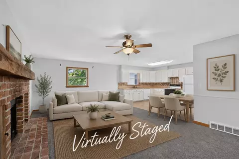 Living - 4001 Hoyer, Jackson, MI 49201 photo 11 of 13