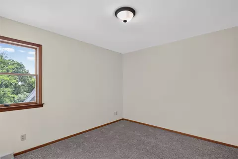 Bedroom - 4001 Hoyer, Jackson, MI 49201 photo 3 of 11