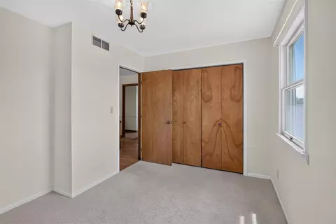Bedroom - 4001 Hoyer, Jackson, MI 49201 photo 7 of 11