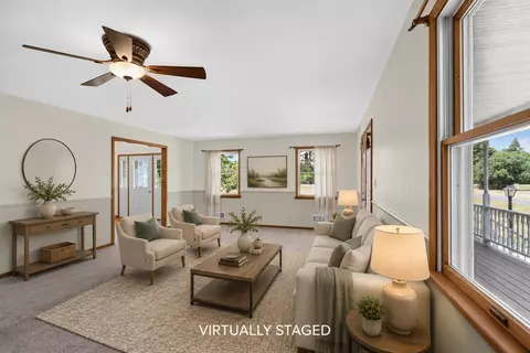 Living - 4001 Hoyer, Jackson, MI 49201 photo 6 of 13