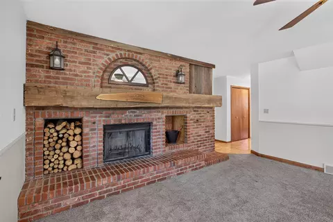 Living - 4001 Hoyer, Jackson, MI 49201 photo 5 of 13