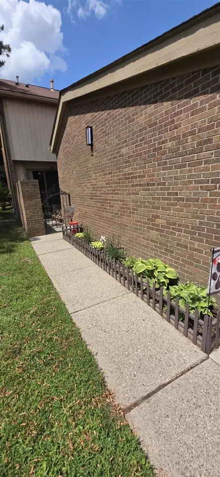 Exterior - 5256 Wright, West Bloomfield, MI 48322 photo 2 of 4