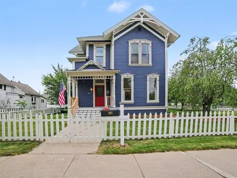302 E Ct, Ludington, MI 49431