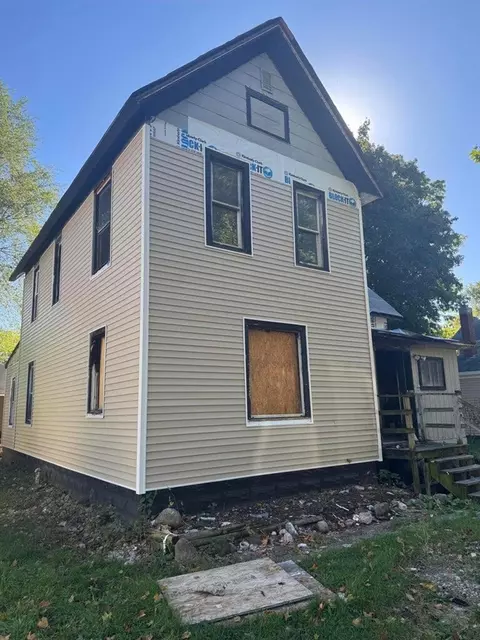 606 8th, Three Rivers, MI 49093