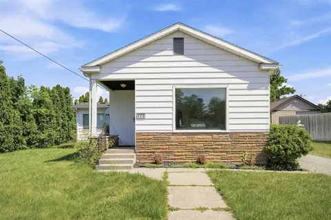 110 E Smt, Greenville, MI 48838