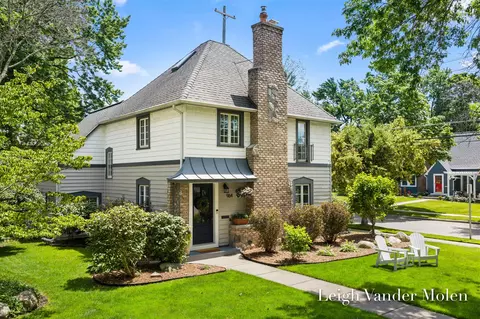 964 Lakeside, Grand Rapids, MI 49506