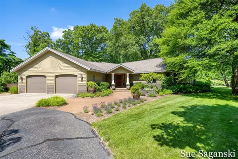 6514 Creekwood, Holland, MI 49423