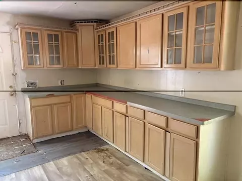 Kitchen - 509 Cass, Jackson, MI 49203 photo 2 of 2