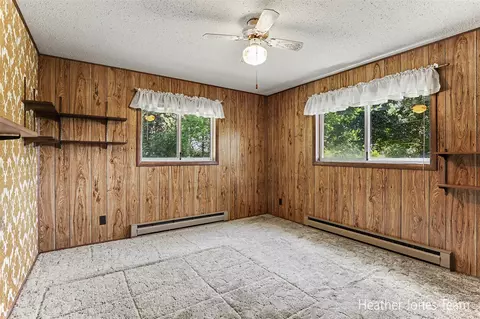 Bedroom - 2350 Belding, Orleans, MI 48865 photo 3 of 4