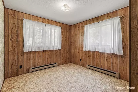 Bedroom - 2350 Belding, Orleans, MI 48865 photo 4 of 4