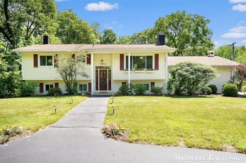 3990 Grand Riv, Grand Rapids, MI 49525