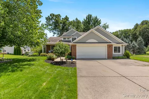 6494 Los Altos, Rockford, MI 49341