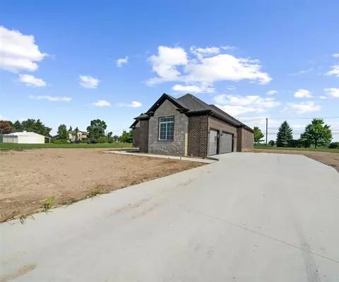 8561 Cobblestone, Newport, MI 48166