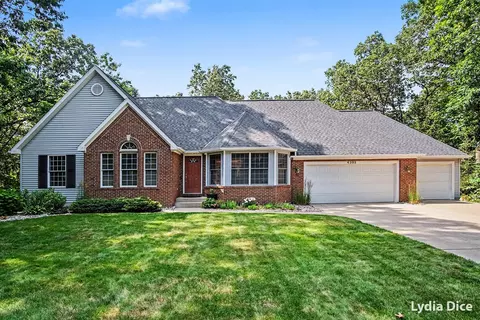 4282 Knapp Vly, Grand Rapids, MI 49525