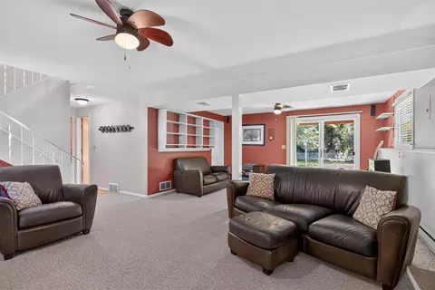 Living - 2130 Creglow, Jackson, MI 49203 photo 5 of 5