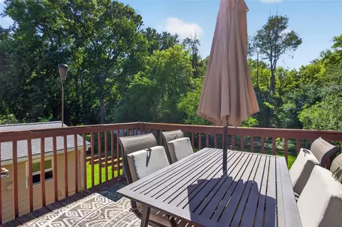 Exterior - 2130 Creglow, Jackson, MI 49203 photo 5 of 15