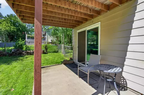 Exterior - 2130 Creglow, Jackson, MI 49203 photo 9 of 15