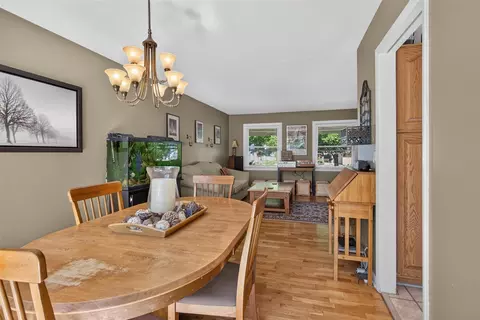 Dining - 2130 Creglow, Jackson, MI 49203 photo 1 of 4
