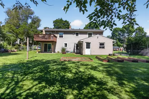 Exterior - 2130 Creglow, Jackson, MI 49203 photo 13 of 15