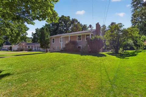 Exterior - 2130 Creglow, Jackson, MI 49203 photo 15 of 15