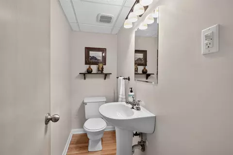 Bath - 2130 Creglow, Jackson, MI 49203 photo 5 of 5